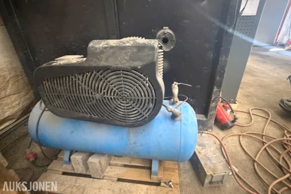ABAC verkstedkompressor – 270 liter, 7,5 hk