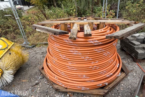 Ca. 250 meterOransje PEH trekkrør 33/40 mm - trykk PEH OL 33/40MM INFRAPLAST