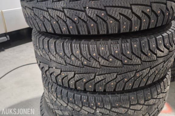 Nokian Hakkapeliitta C piggdekk på stålfelg - 4 stk - 225/75 R16 C 121/120 R - felg 6Jx16H2 ET68 - 5 x 130 mm ⁠