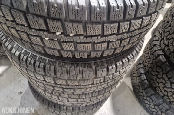 2010 Cooper Discoverer LT225/75 R16 - Vinterdekk - Mega Wheels alufelger 16X6.5J - 115/112Q Load Range E - Forberedt for pigg ⁠