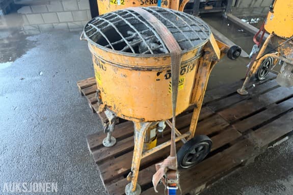 2017 SoRoTo 80 L tvangsblander - 230 V - 88 kg - stålrist og tømmeluke