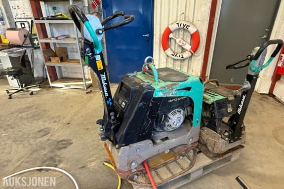 Mikasa MVH-408 Vibroplate - 69T