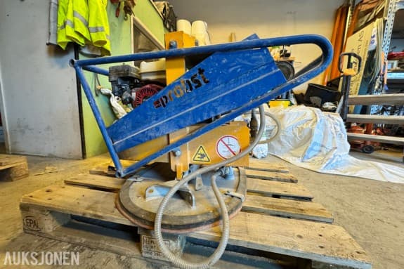 2021 Probst SH-UNI-B Vakuumløfter med bensindrevet vakuumpumpe og 2 stk sugeplater - maks løftekapasitet 2500 kg