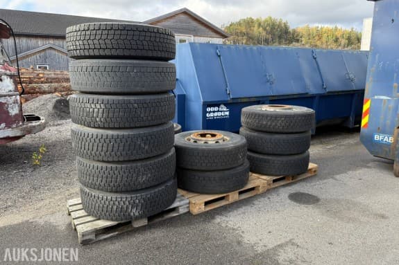 13 stk lastebildekk m / felg 315/80 R22.5 