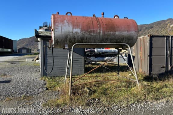 1972 Randaberg Sveiseindustri 3 m³ Galvanisert tank på stativ - Galvanisert ramme 