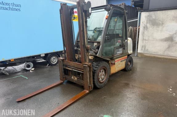 2005 Nissan FGD02A320 Gaffeltruck, 3200 kg, reparasjonsobjekt