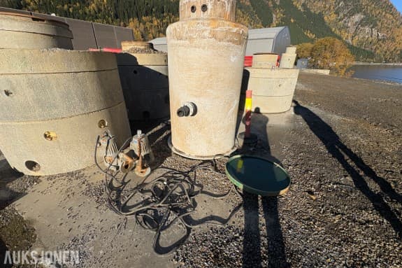 2022 Pumpestasjon / pumpekum med 2 pumper og rørsystem