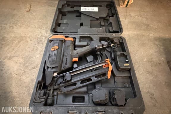 2 stk Spikerpistoler - TJEP FH 21/90 GAS 2G Duplex - Senco FinishPro 35Mg - Kofferter og tilbehør