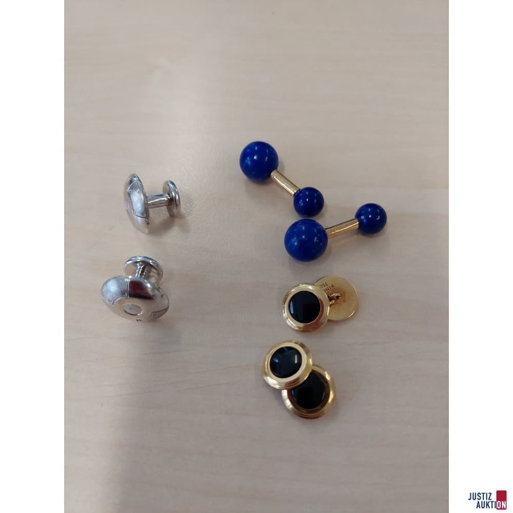 Mixed lot of cufflinks and frack buttons