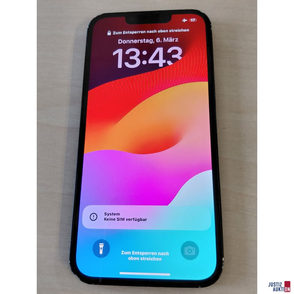 Apple iPhone 13