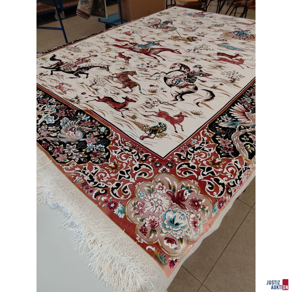 Machine carpet made of viscose