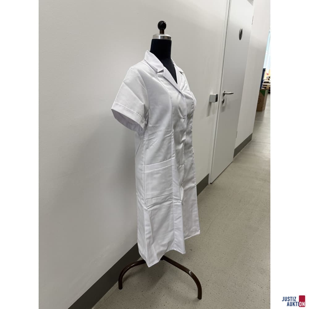 Women's coat, short-sleeved