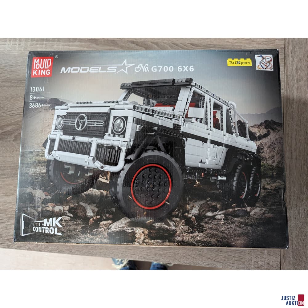 Mercedes Benz 6 x 6 - Model