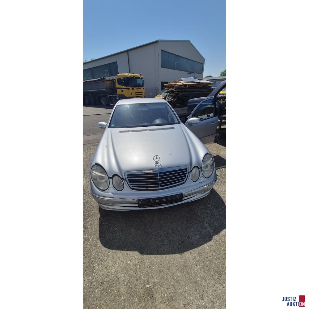 Mercedes-Benz E 320 CDI Sedan