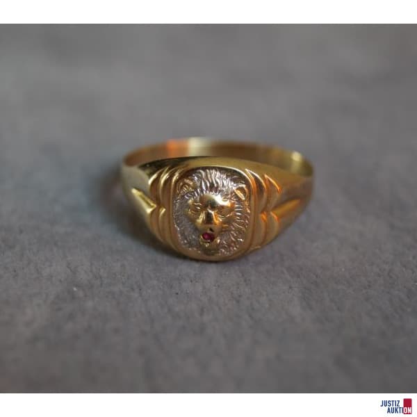 Ring with Lion Head