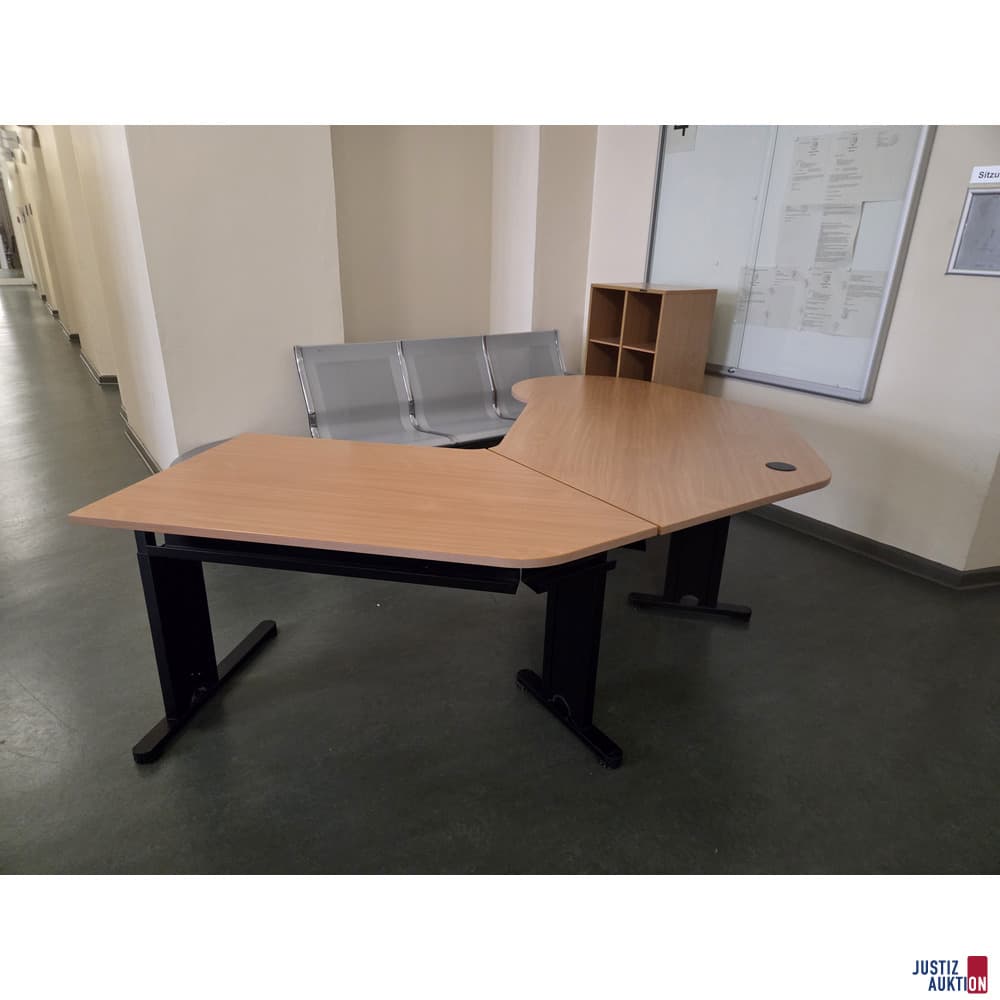 2 x Central Unit with Right Extension Table