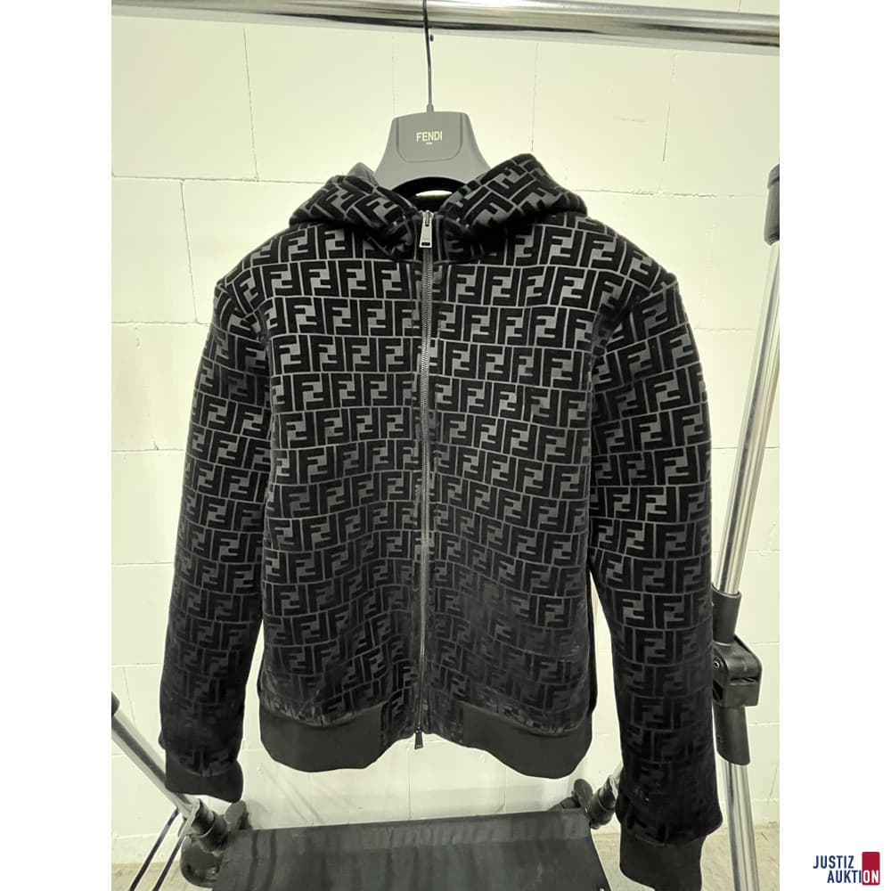 V42/26 Fendi Sweatshirt size 48