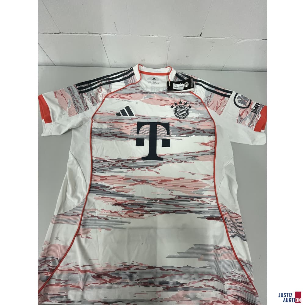 FC Bayern Munich Jersey Size XL (2020/2026)