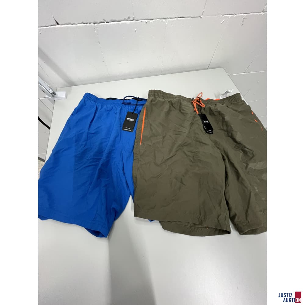V89/26 - 2x L HUGO BOSS Quick-Dry Beachwear