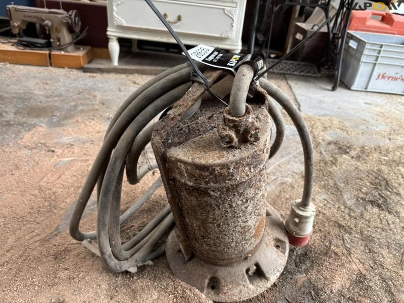Submersible pump motor - image 2