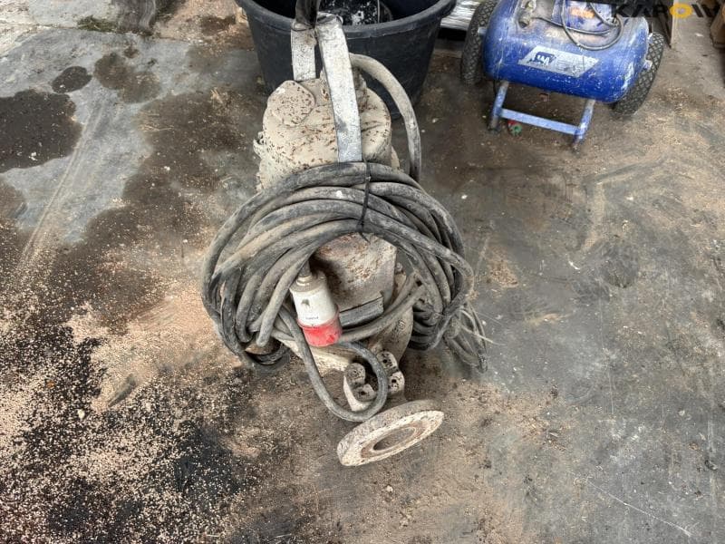 Flygt submersible pump 4.4 kW - image 2