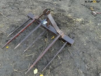 Three-point hitch bale spear
