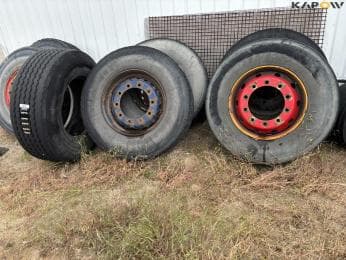 Wheels and tires 385/65-22.5