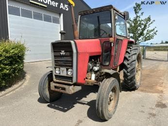 Massey Ferguson 590 tractor