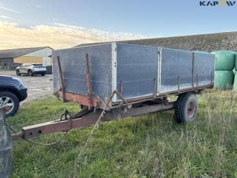 Tip trailer