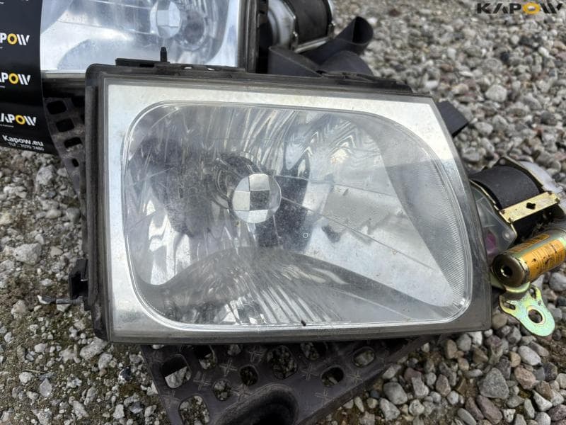 Toyota Hilux lamps and safety belts - image 4