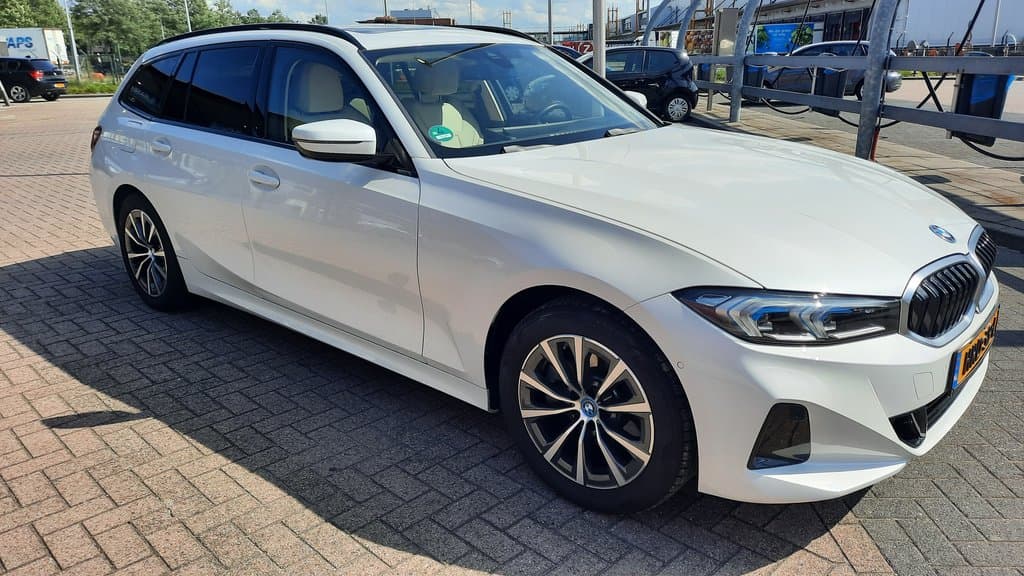 BMW 330e Touring | 2024