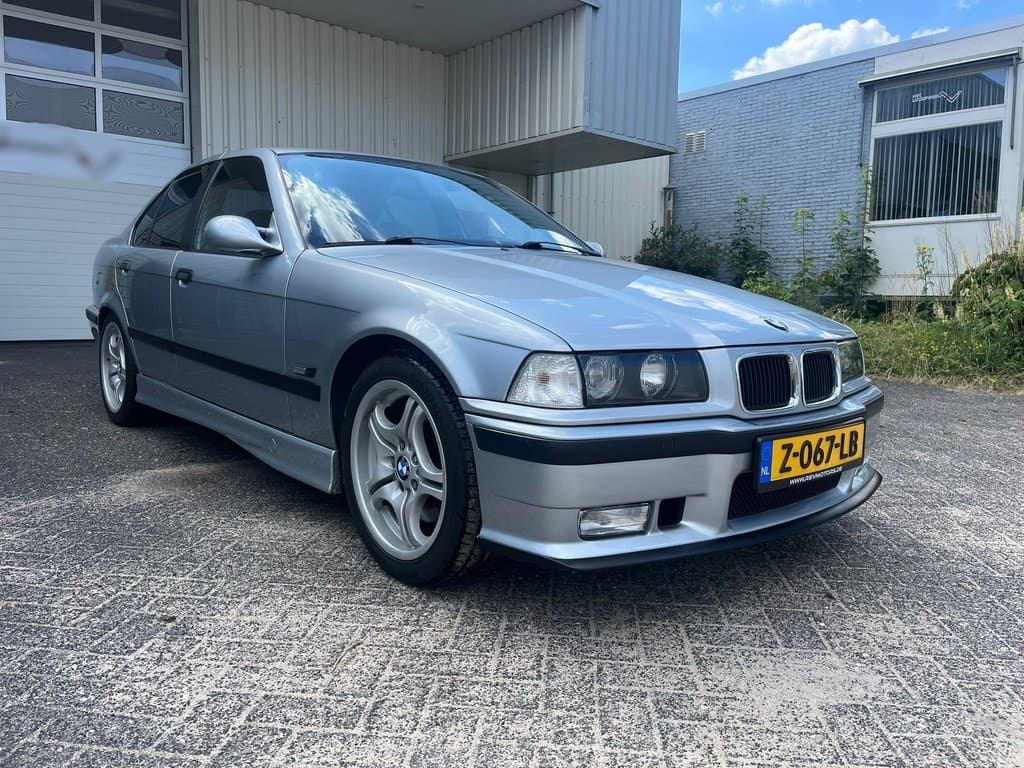 BMW M3 Sedan (E36) | 1996
