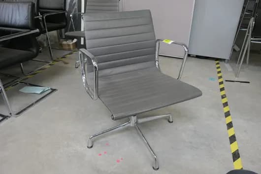 Lagerauflösung Büromöbel - Designermöbel von Vitra, USM, Bene, Walter Knoll uvm.