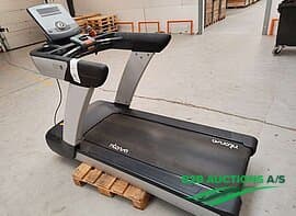 3 treadmills