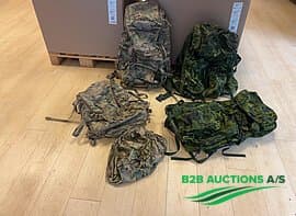 2 pallets with various backpacks
