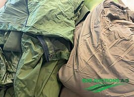 2 pallets with various parts