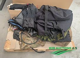 2 pallets with various parts