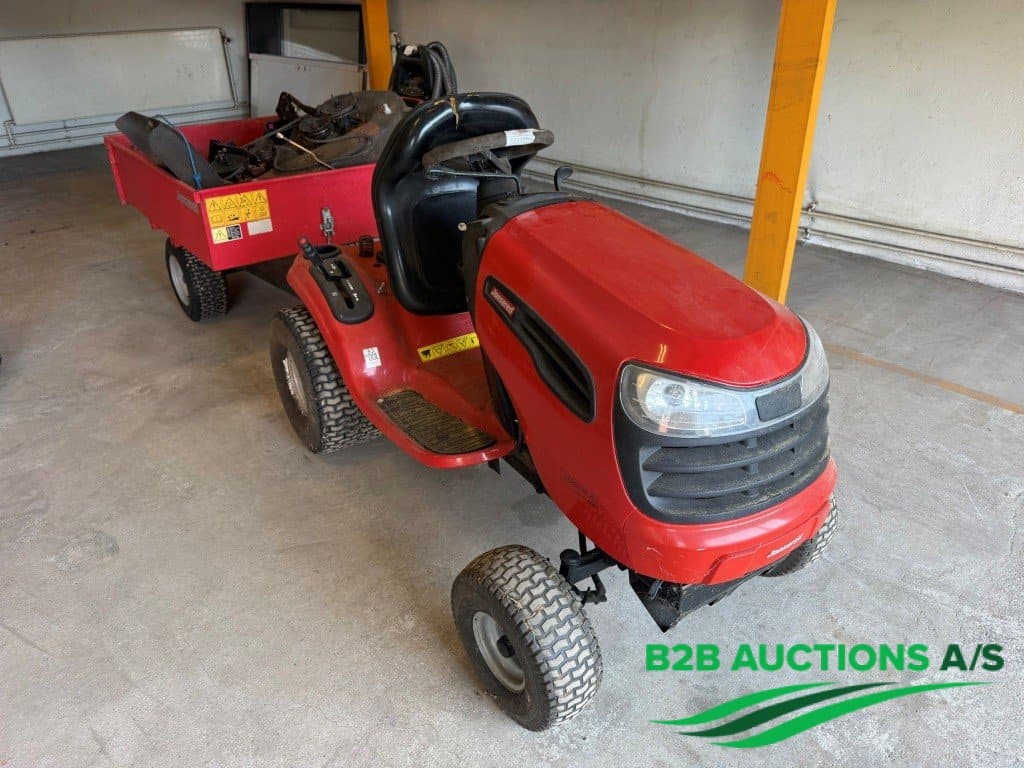 JONSERED LT 2218 A havetraktor samt JONSERED trailer