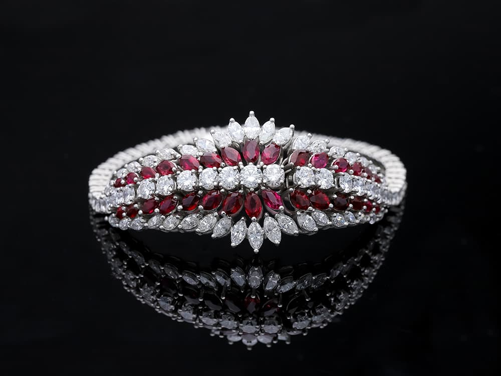 Juw.+Weyersberg+Armband+13,00+Karat+Rubine,+Diamanten+750+Weißgold