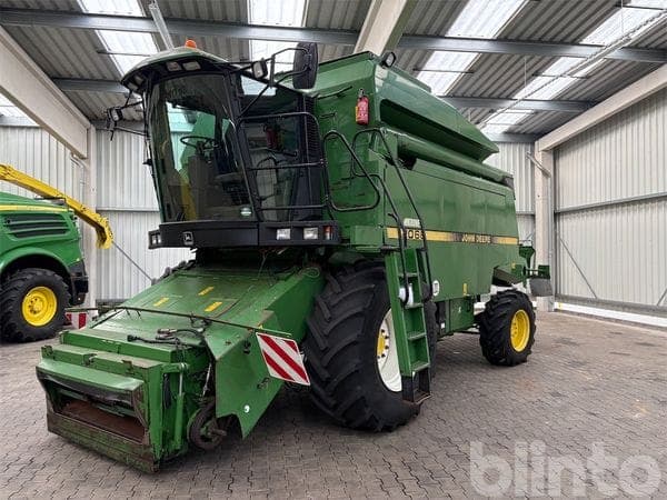 Combine harvester John Deere 2066 (1993)
