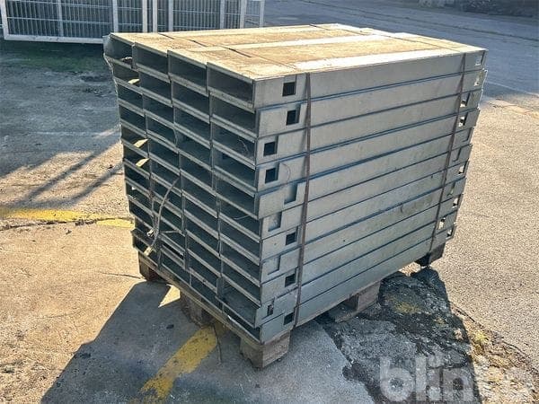 Shelf trays / shelves – 1.230 mm – on pallet