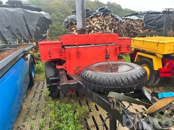 Mobile Gulaschkanone Feldküche auf Einachsfahrgestell