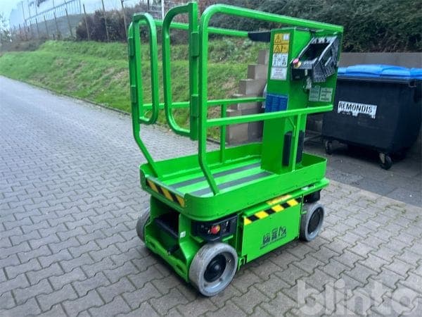 JLG 1230ES electric mast work platform (2012)