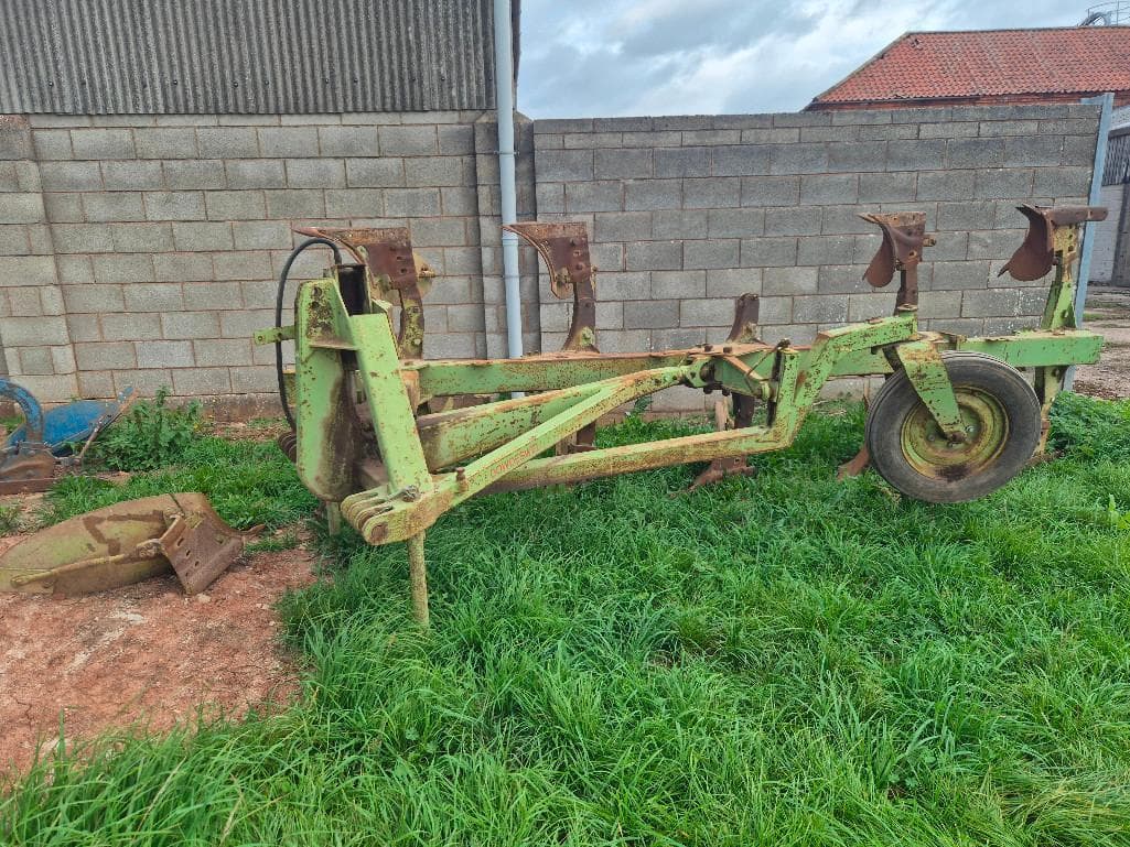 Dowdeswell DPI 5F rear plough