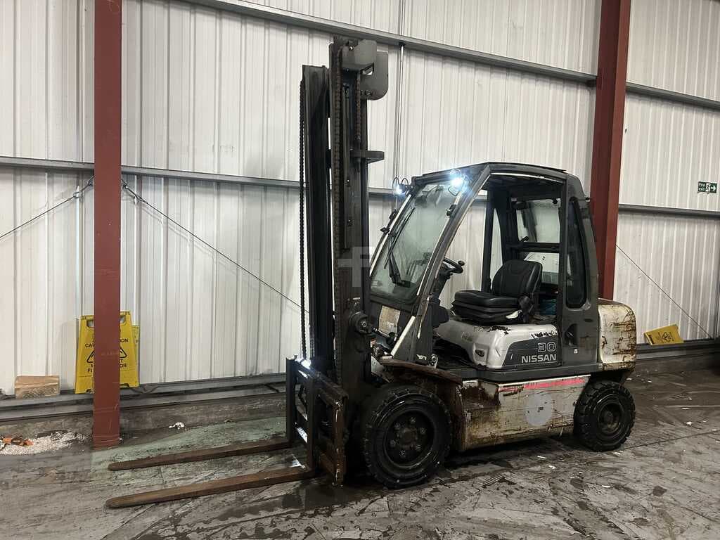 2008 Nissan YG1D2A30Q Diesel Forklift