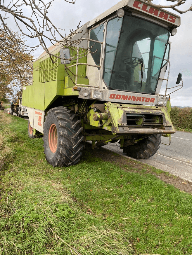 CLAAS DOMINATOR 98 COMBINE HARVESTER – 15FT HEADER & TROLLEY