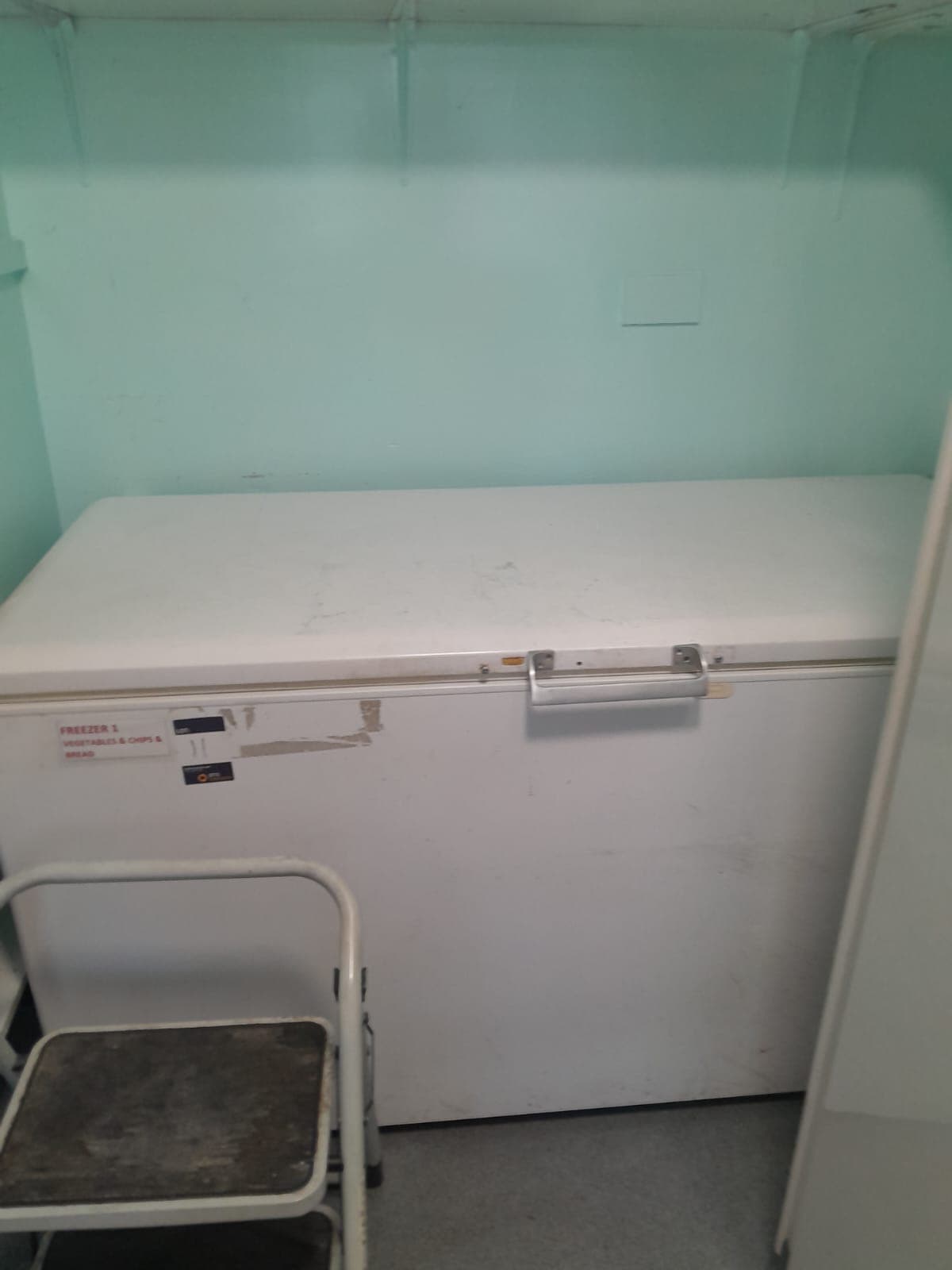 Unbadged chest freezer � Located in commercial kitchen