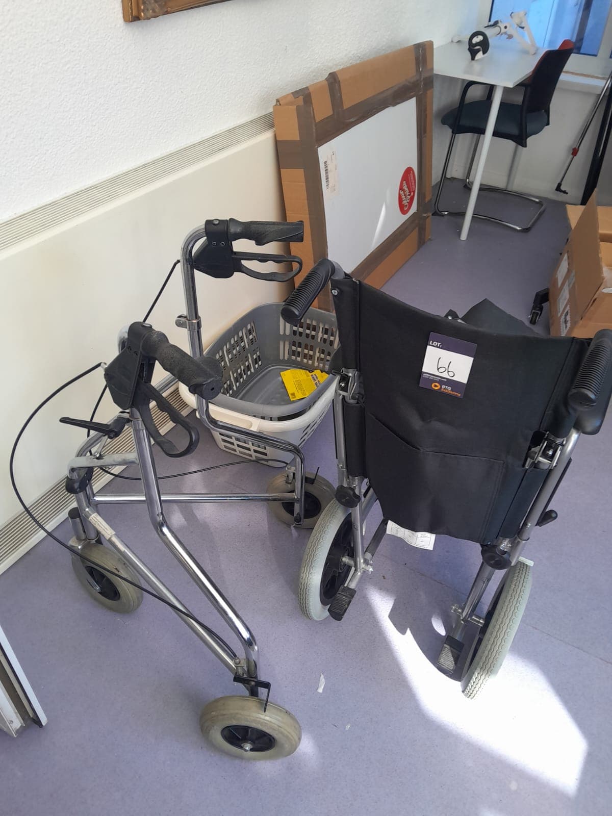 Faltbare Rollstuhl & Gehhilfe
