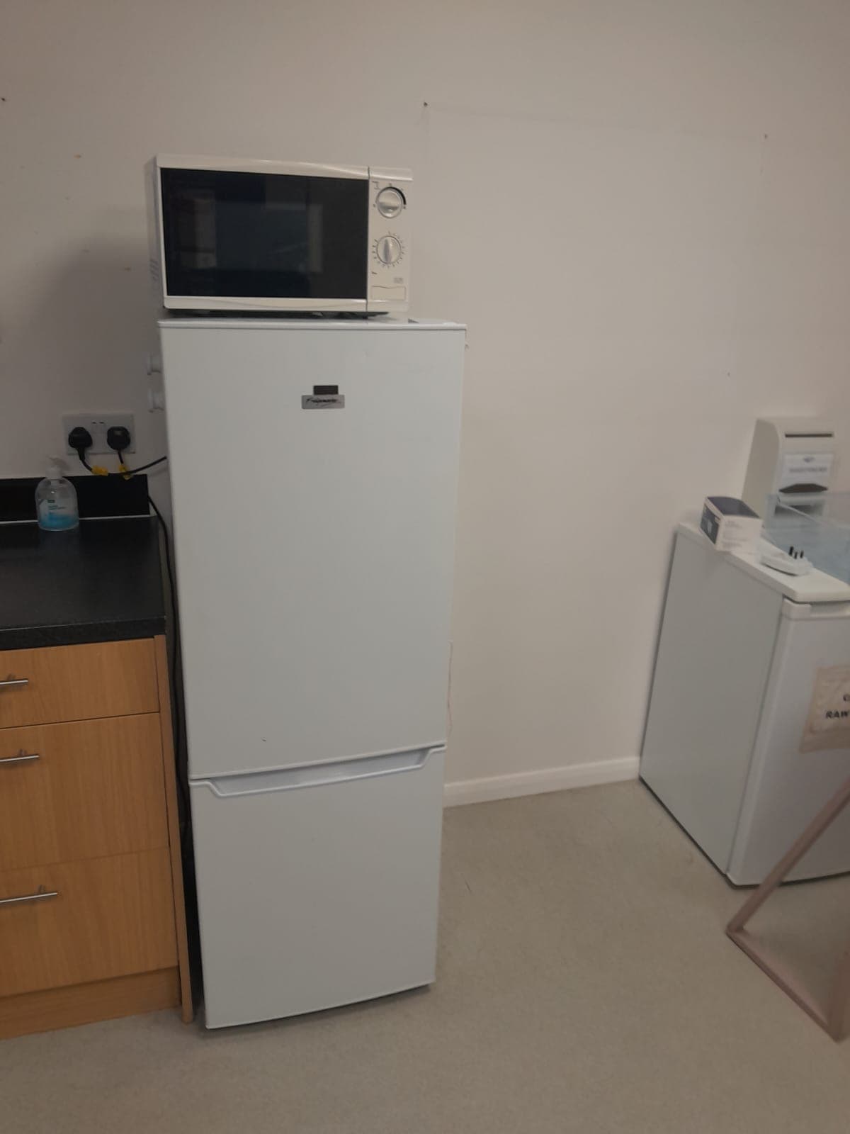 Contents of kitchen to incl; Fridgemaster fridge/freezer, Bush fridge, microwave, toaster, kettle, c