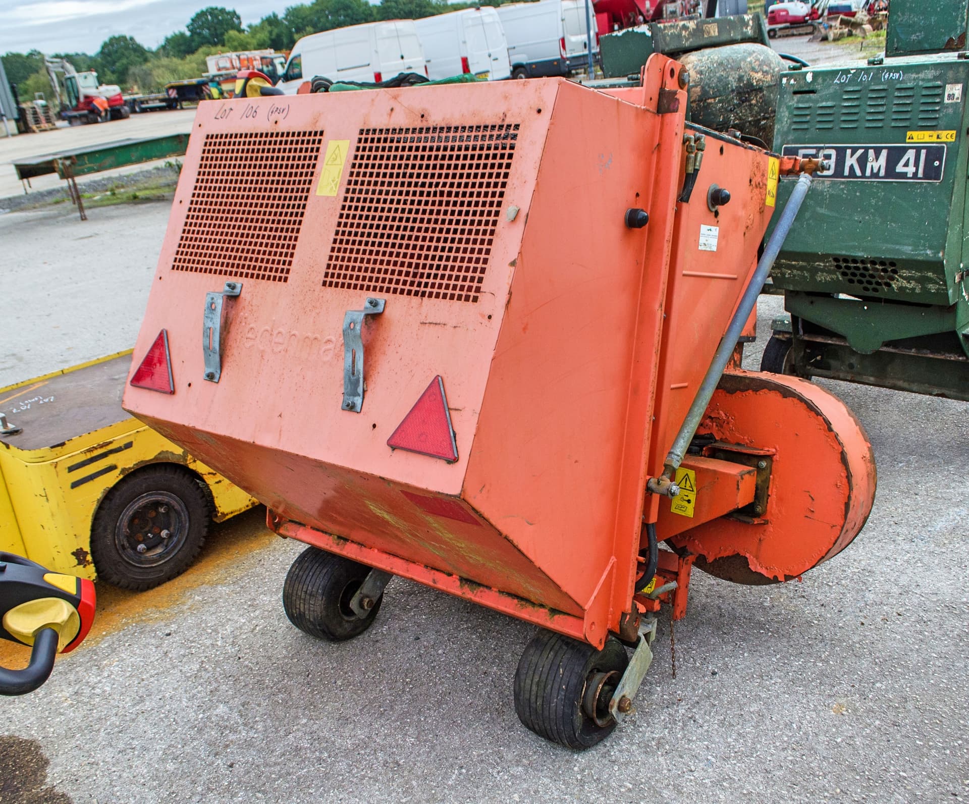 Wiedenmann Voret 600 PTO angetriebene Blattsammelvorrichtung